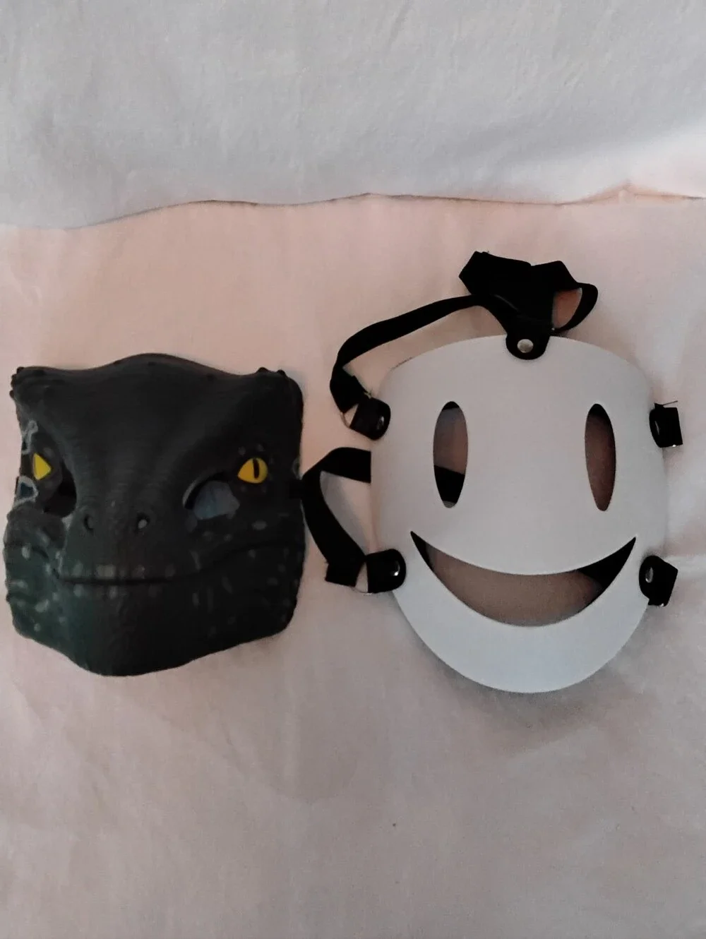 1 Green Dinosaur Face Mask And 1 White Smiling Face Mask 2 Pc